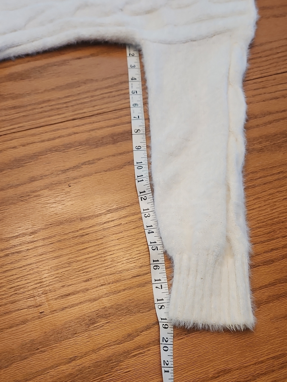 Lucky Brand Cream Cable-Knit V-Neck Sweater - Picture 10 of 16